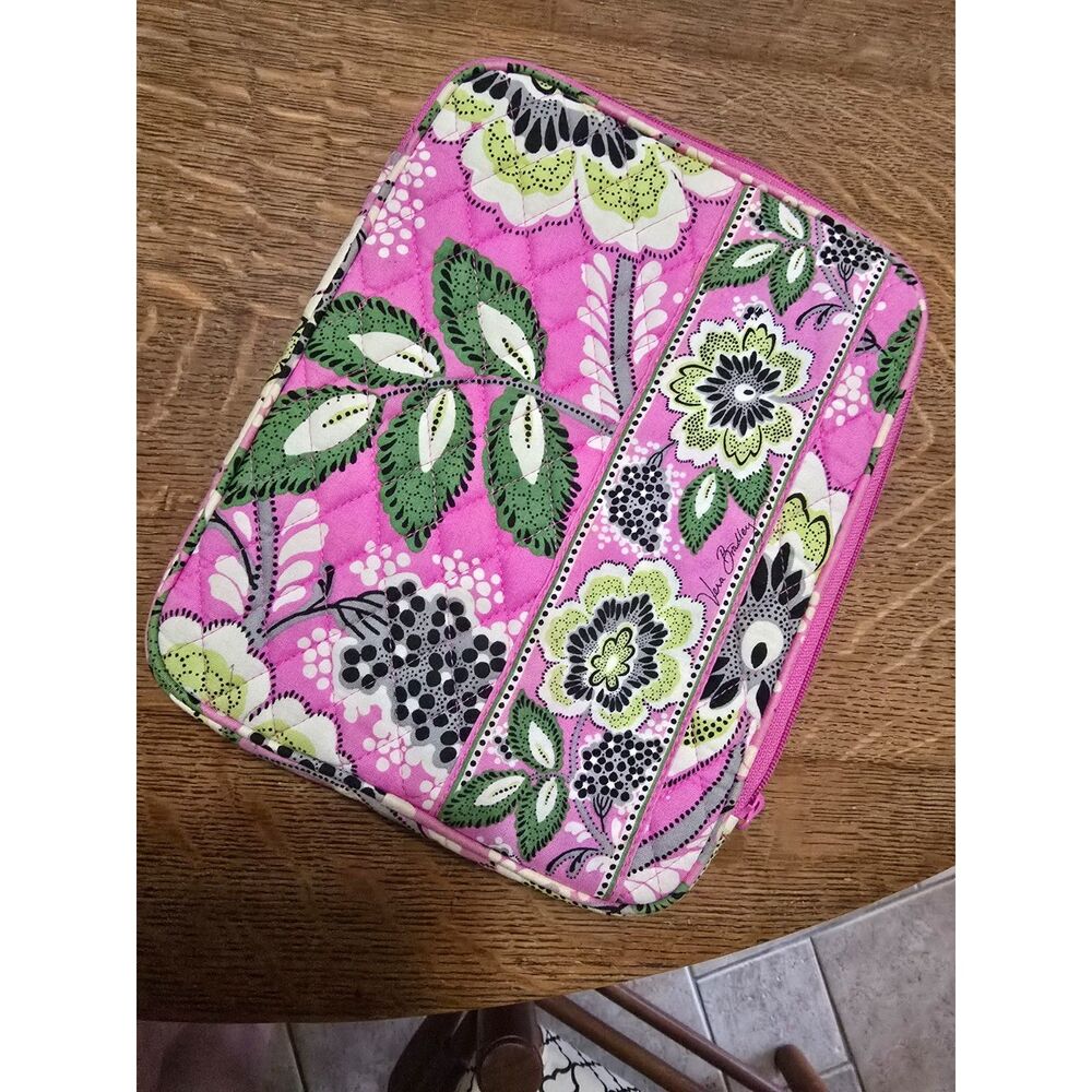 Vera Bradley Priscilla Pink E-Reader Sleeve Tablet Pouch 17 in Soft Shell I Pad